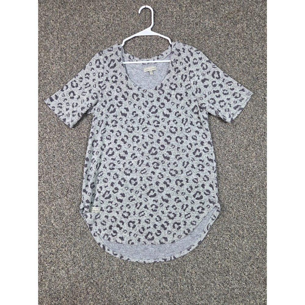 Simply Southern Short Sleeve Top Womens Medium Grey Leopard Print Scoop Neck Hem